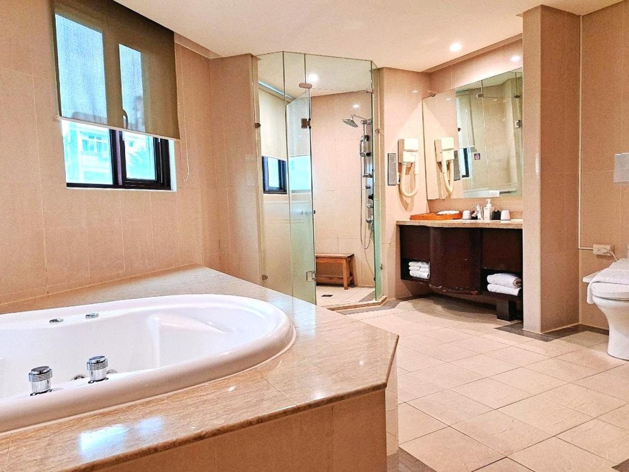 Via Hotel Breeze Tajpej Kültér fotó